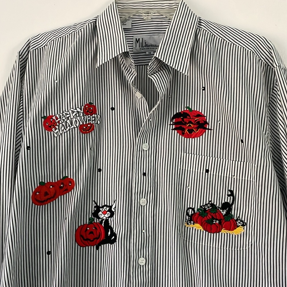 Mili Halloween shirt. EUC medium. Nice colors.
